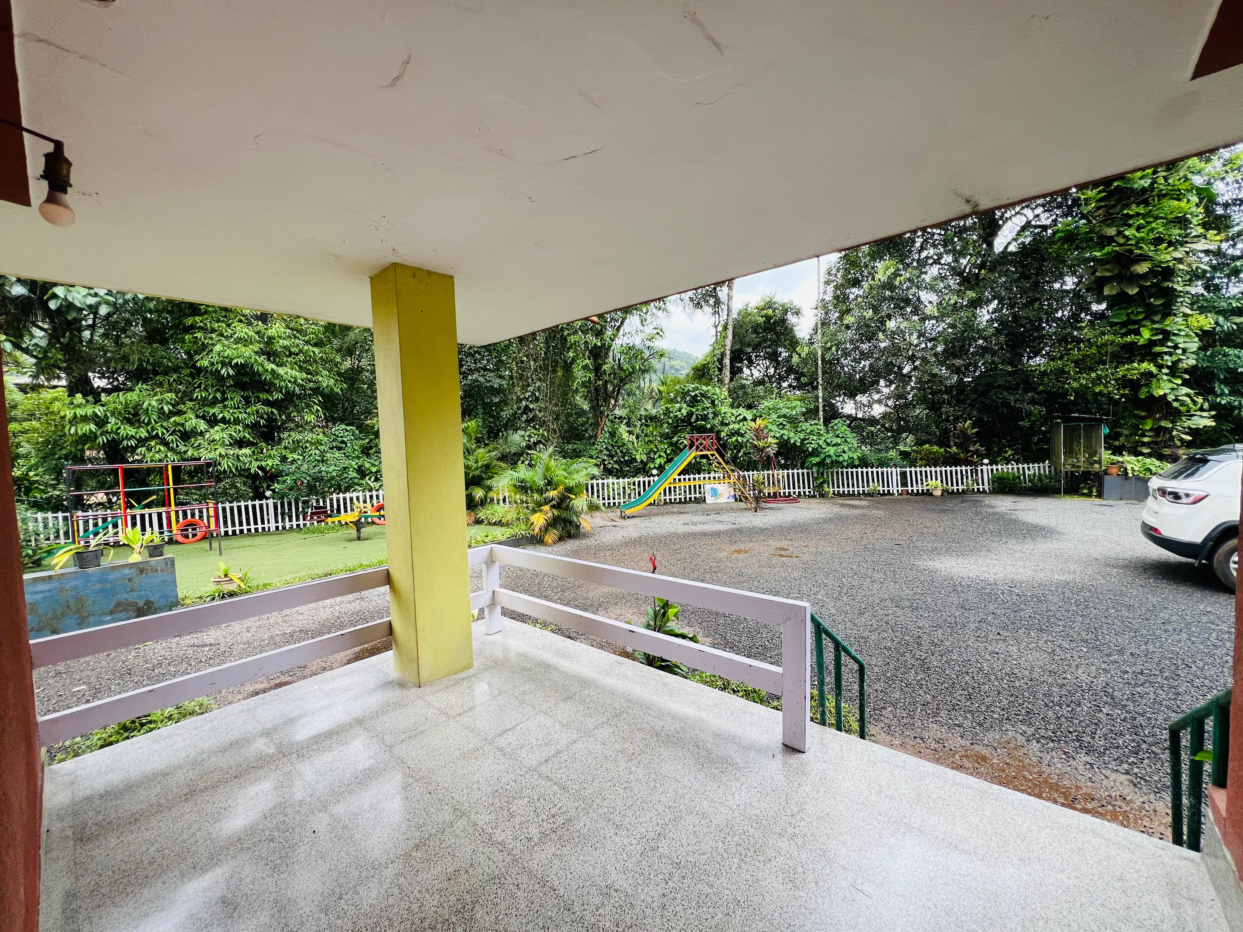 Casita Chain Tree Bunglow - Lakkidi