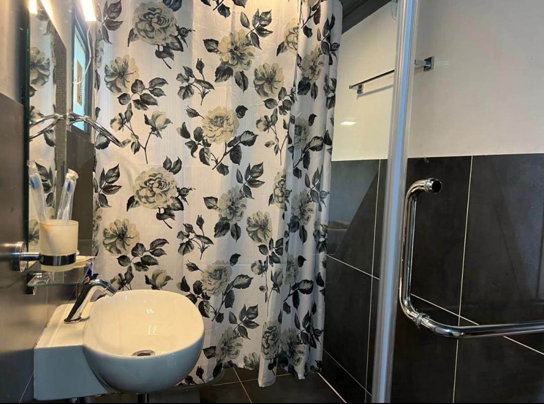 Casita Wild Root Stay