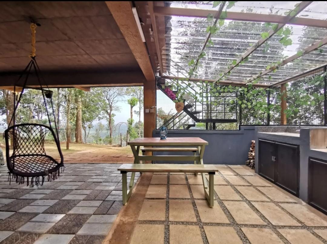 Casita Wild Root Stay